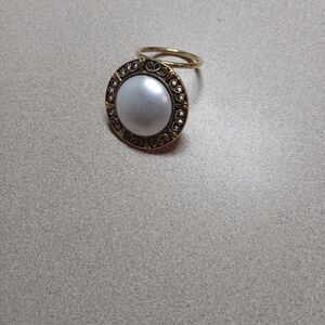 Vintage-Inspired Gold and Pearl Scarf Clip